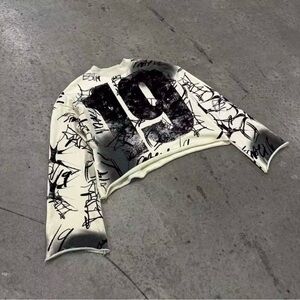 Graphic Print Sweatshirt in Black and White